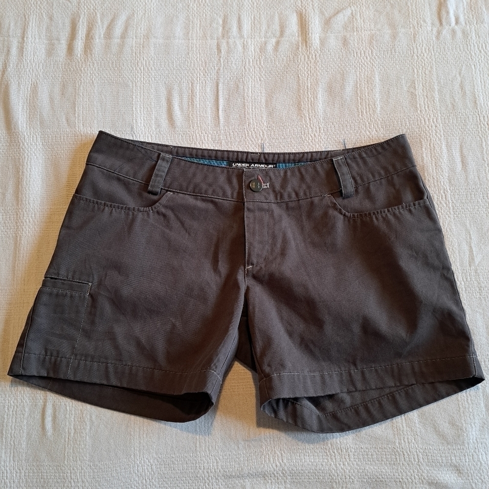 Under Armour Performance women's size 12 shorts dark gray